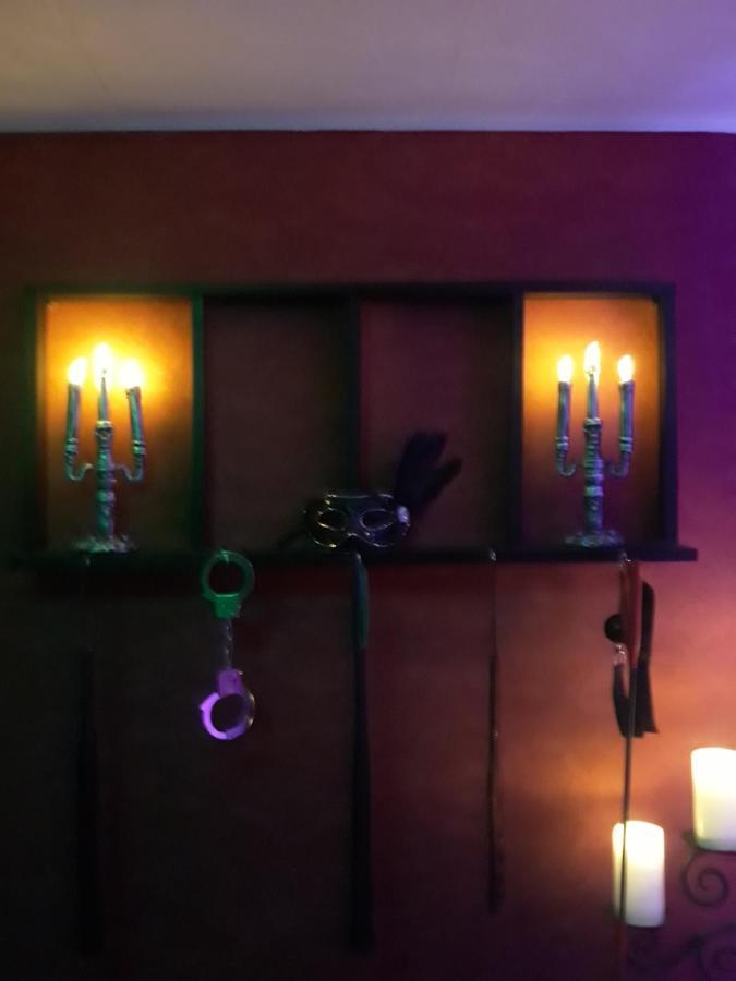 Love Room Le Rouge Et Noir Barr Εξωτερικό φωτογραφία