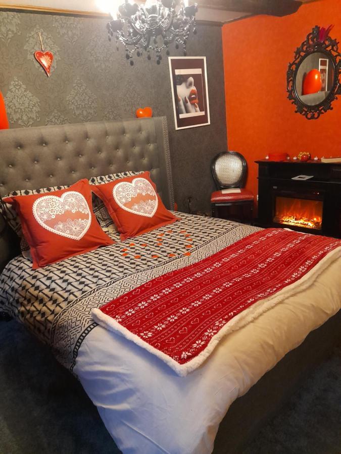 Love Room Le Rouge Et Noir Barr Εξωτερικό φωτογραφία
