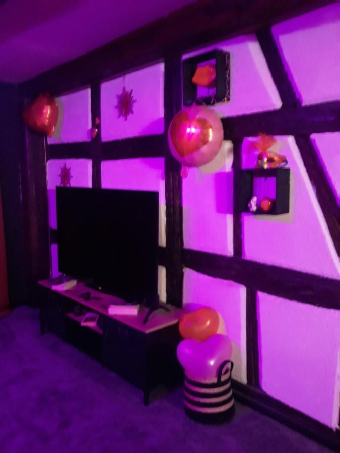 Love Room Le Rouge Et Noir Barr Εξωτερικό φωτογραφία