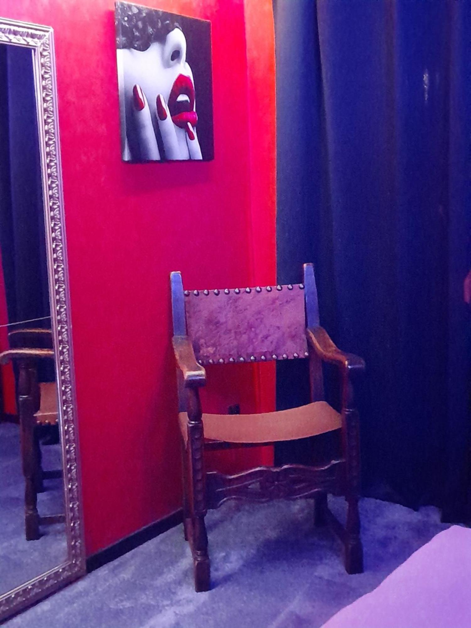 Love Room Le Rouge Et Noir Barr Εξωτερικό φωτογραφία