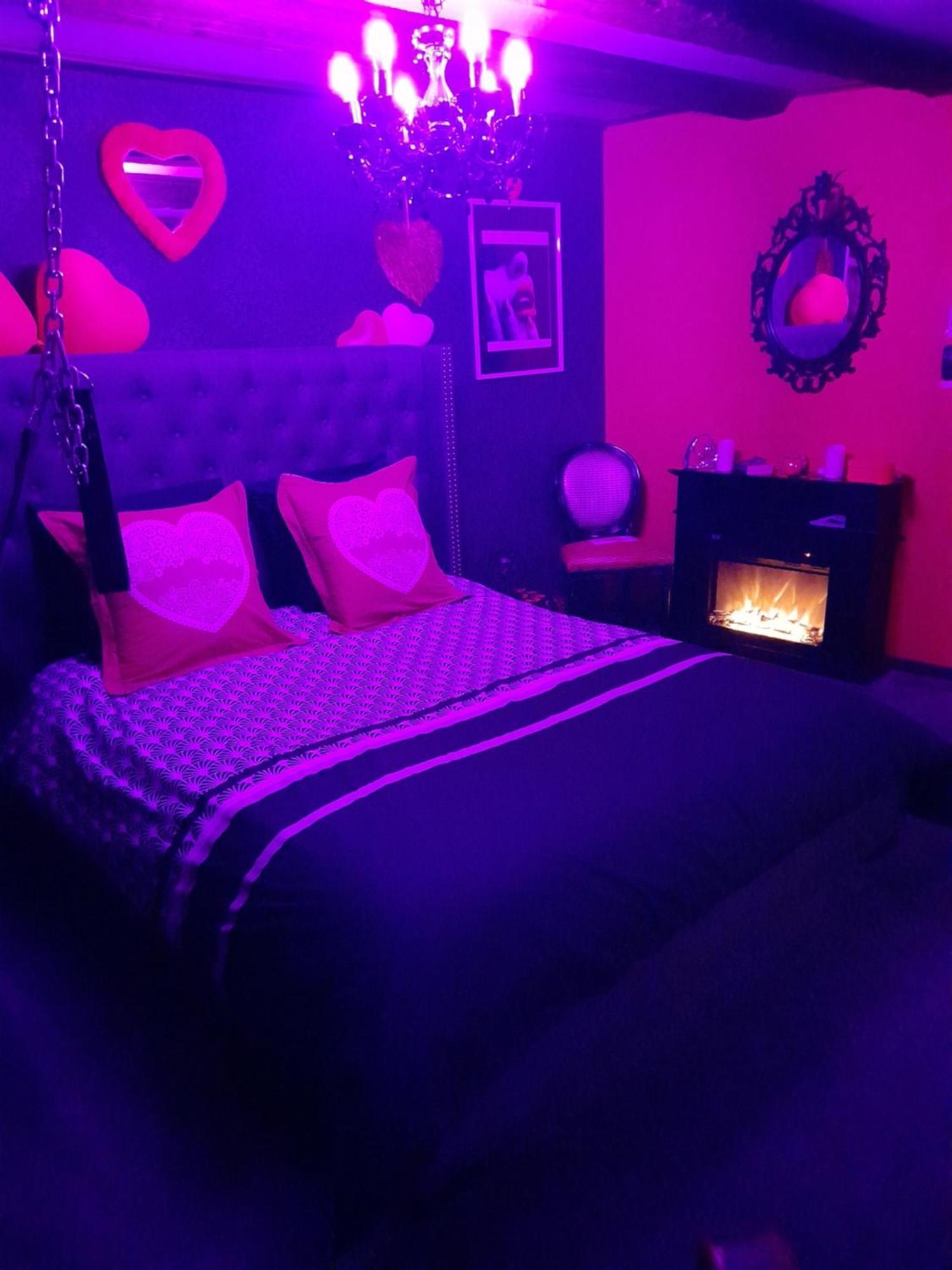 Love Room Le Rouge Et Noir Barr Εξωτερικό φωτογραφία