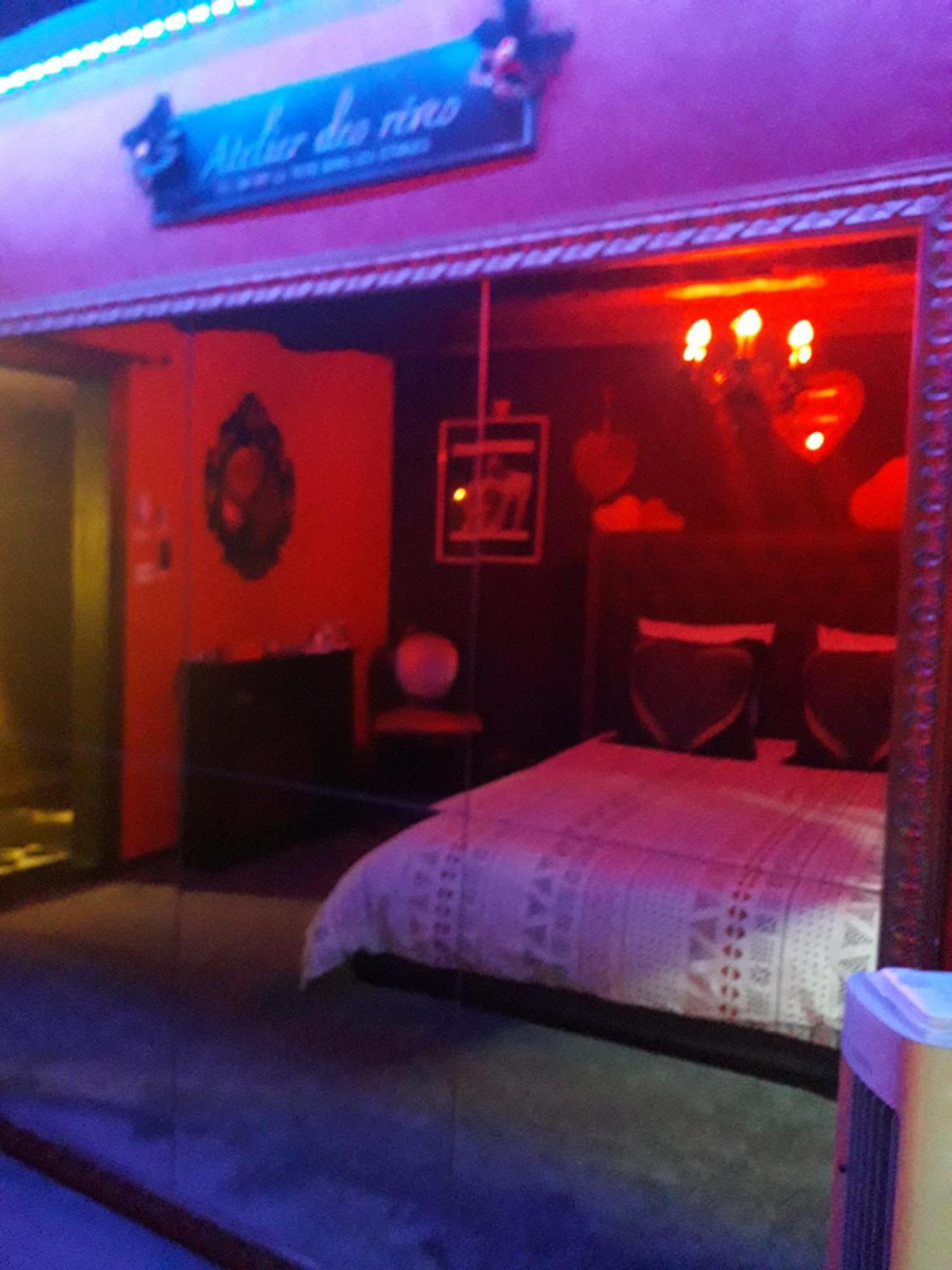 Love Room Le Rouge Et Noir Barr Εξωτερικό φωτογραφία