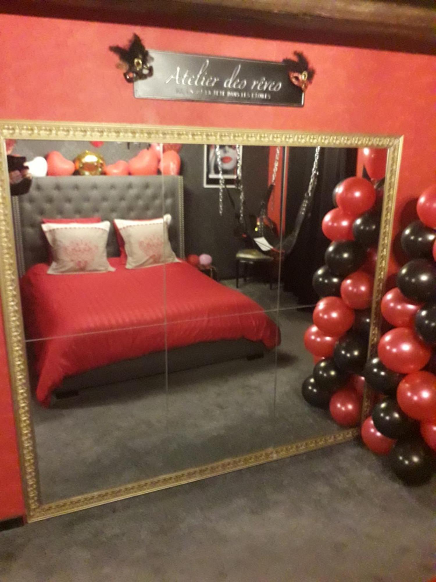 Love Room Le Rouge Et Noir Barr Εξωτερικό φωτογραφία