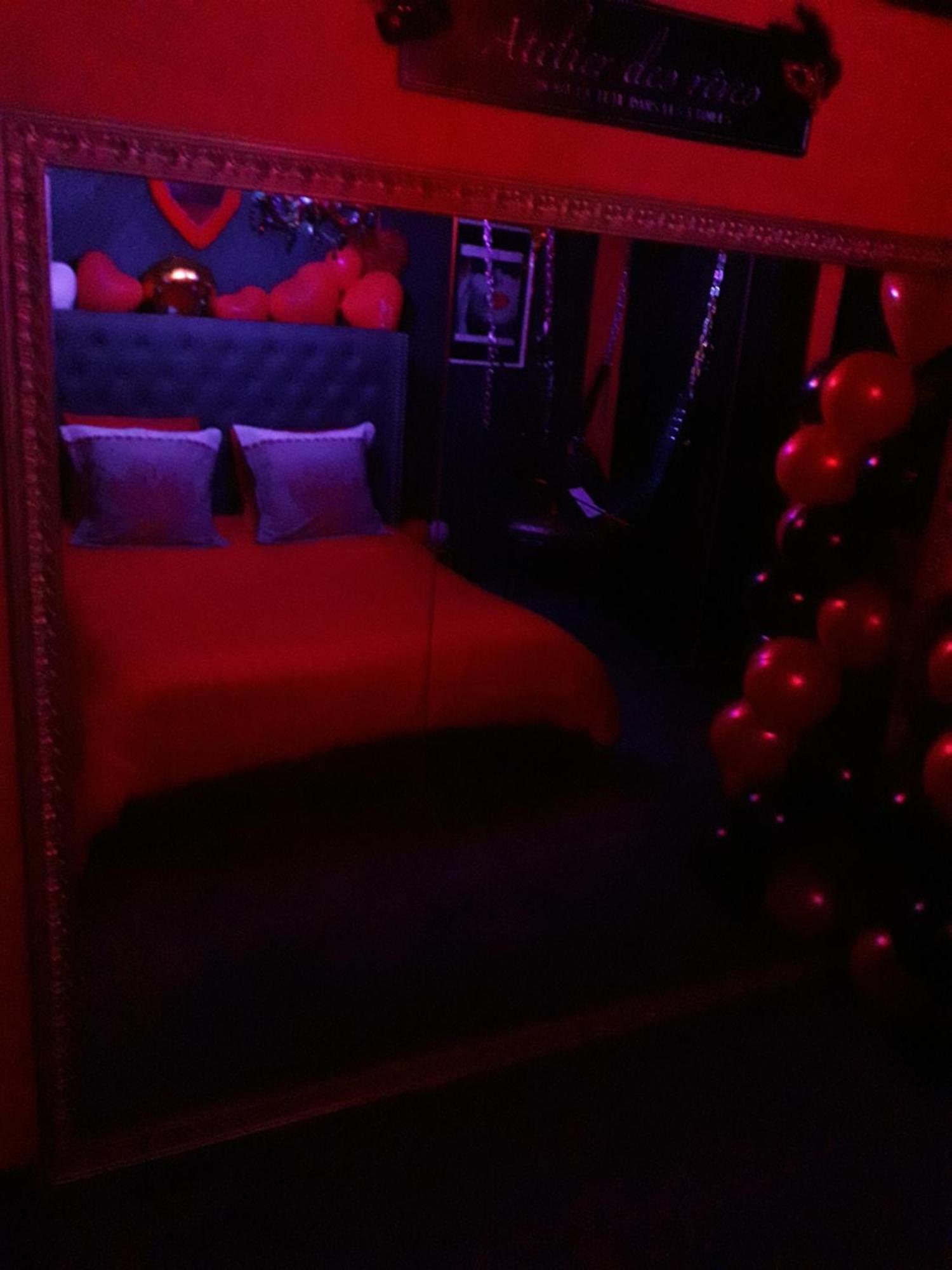 Love Room Le Rouge Et Noir Barr Εξωτερικό φωτογραφία