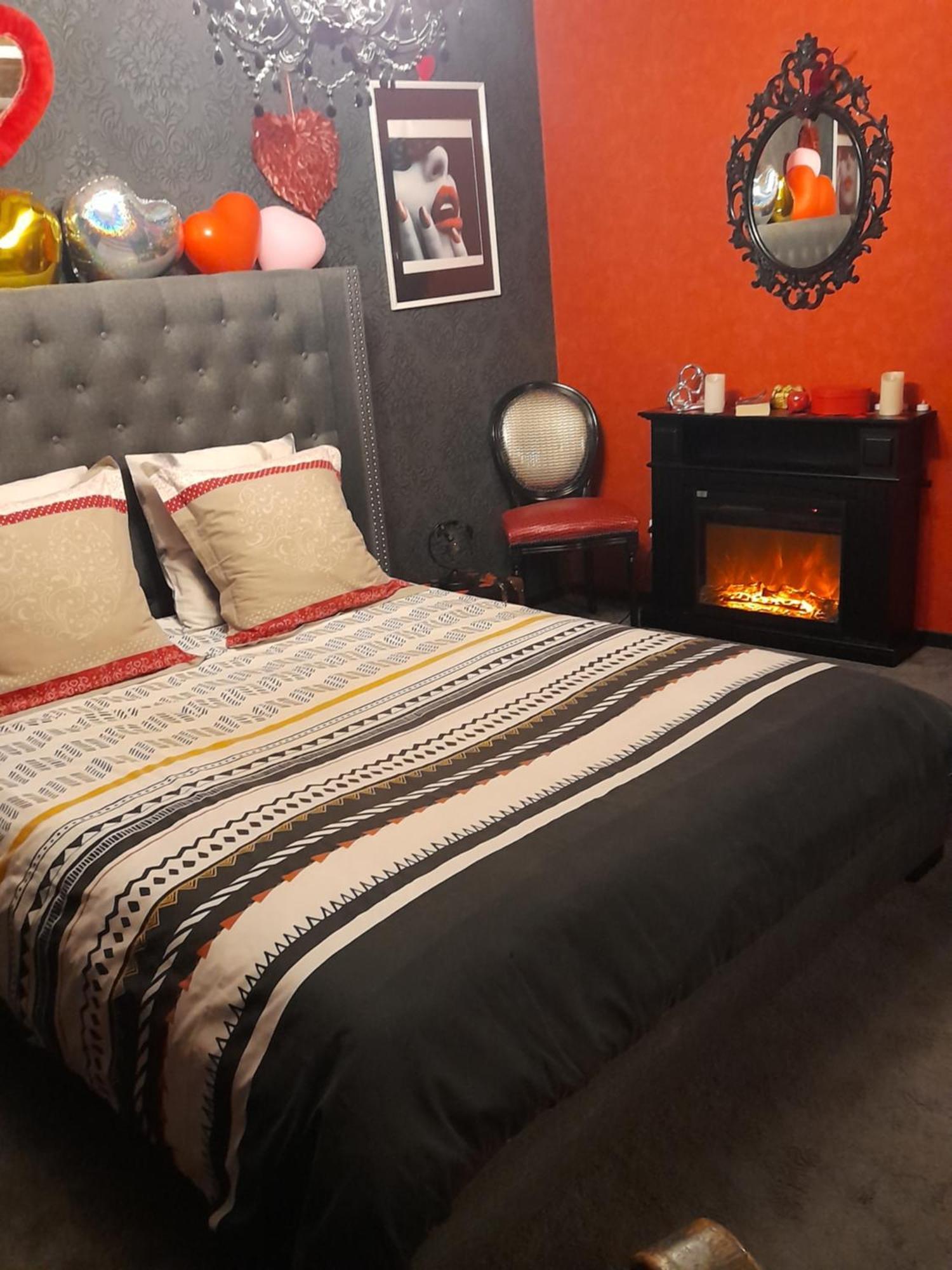 Love Room Le Rouge Et Noir Barr Εξωτερικό φωτογραφία